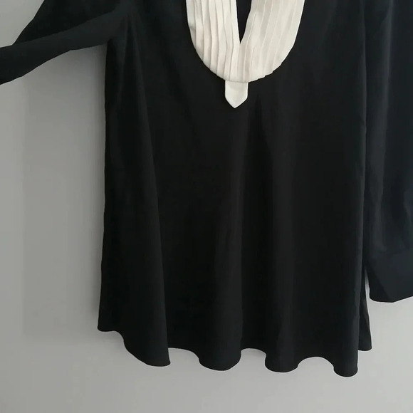 Moschino Cheap and Chic Pleated Tuxedo Style 100% Silk Long Sleeve Blouse Size 6 - Picture 5 of 16